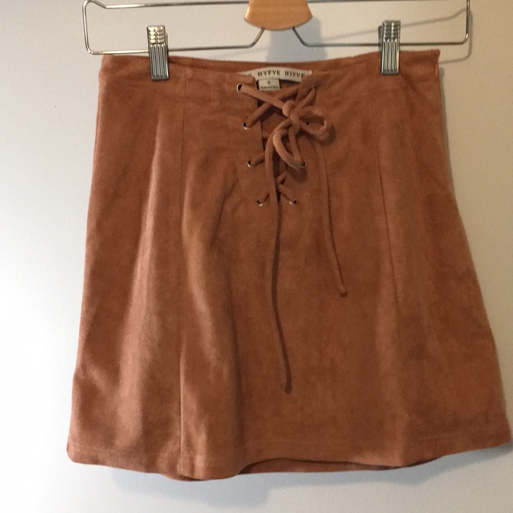 Von Maur mauve/pink lace up mini skirt